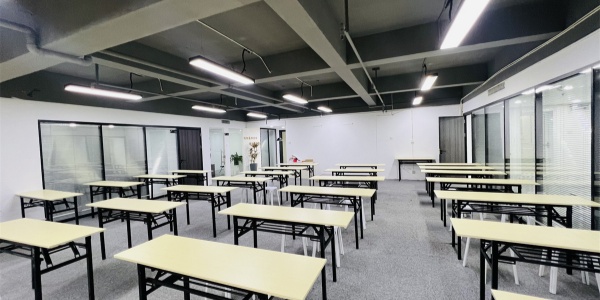 长沙金善化妆美甲培训学校